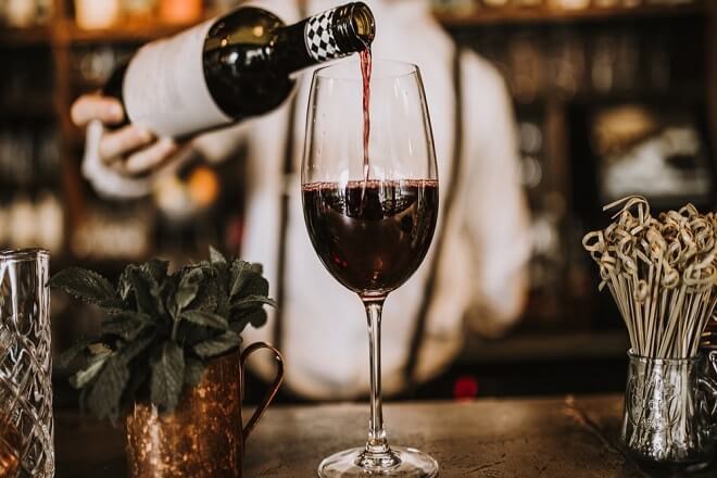 Rượu vang đỏ nào tốt cho phụ nữ? Top 6 chai được ưa chuộng nhất