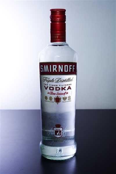Vodka là gì? Vodka làm từ gì? Rượu Vodka có giá bao nhiêu?