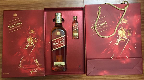 Rượu Red Label giá bao nhiêu? Cách thưởng thức Red Label chuẩn nhất