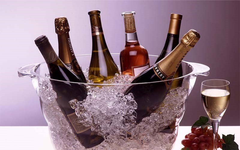 Tại sao đáy chai rượu vang lại lõm? - Chỉ “dân sành” mới biết