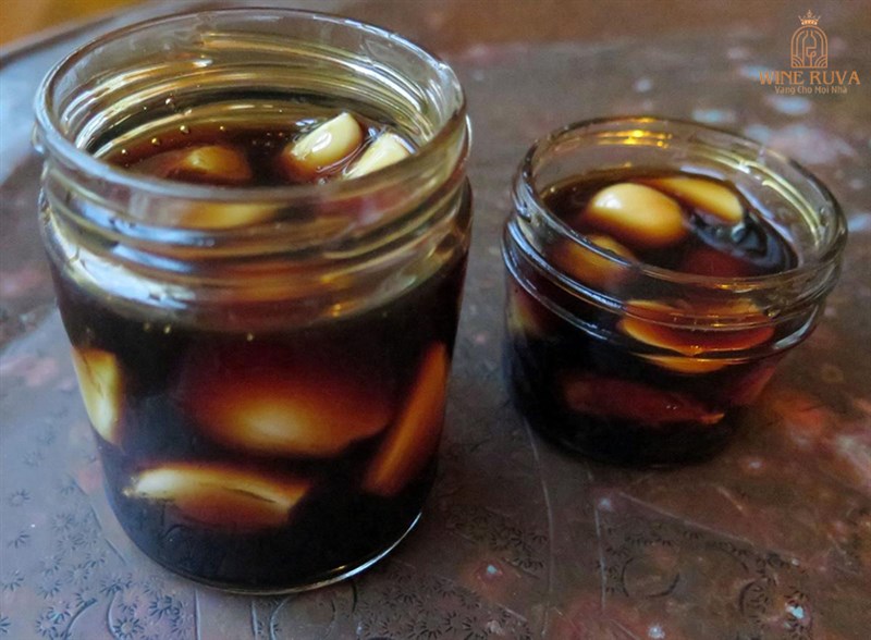 Tỏi ngâm rượu vang có tác dụng gì? Hướng dẫn cách làm chi tiết