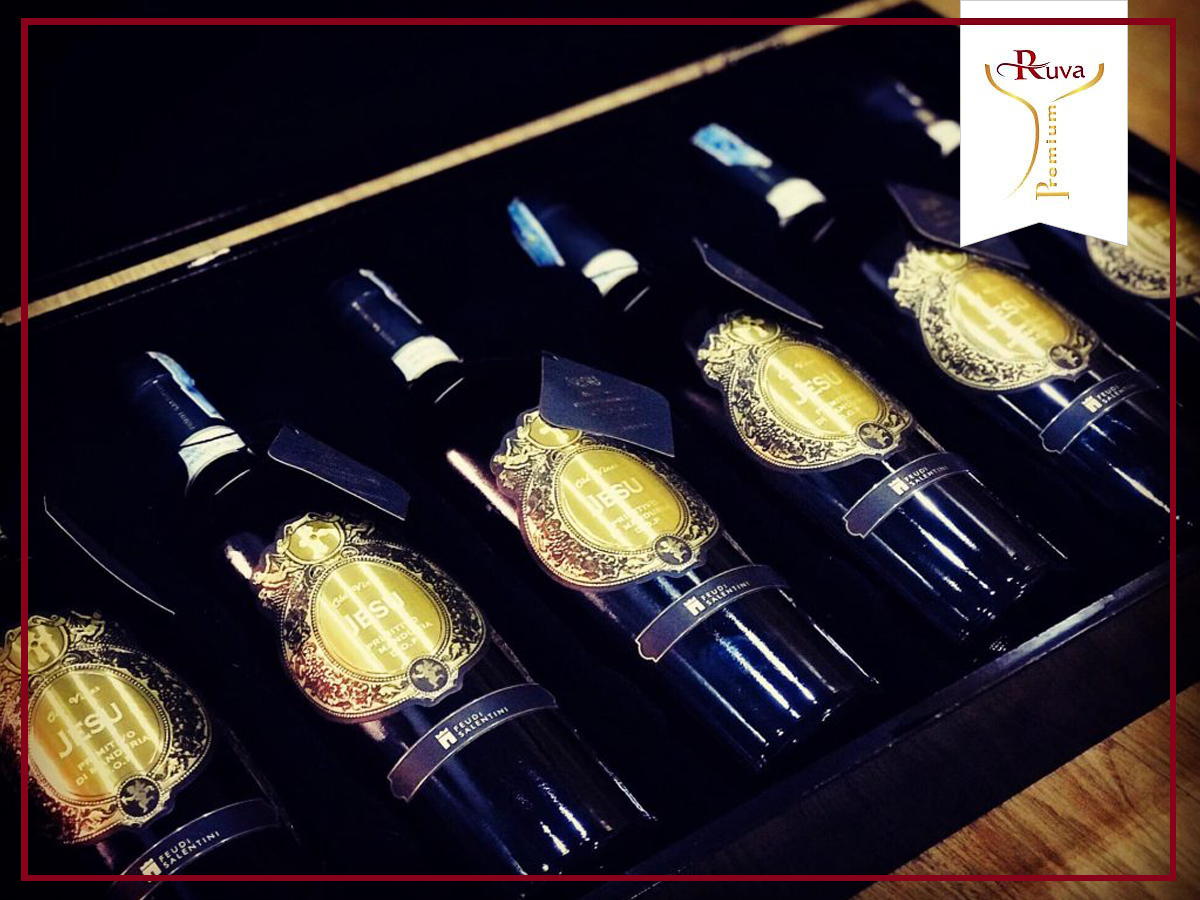 Rượu vang Jesu Primitivo Manduria, một sản phẩm tinh túy đến từ Puglia.