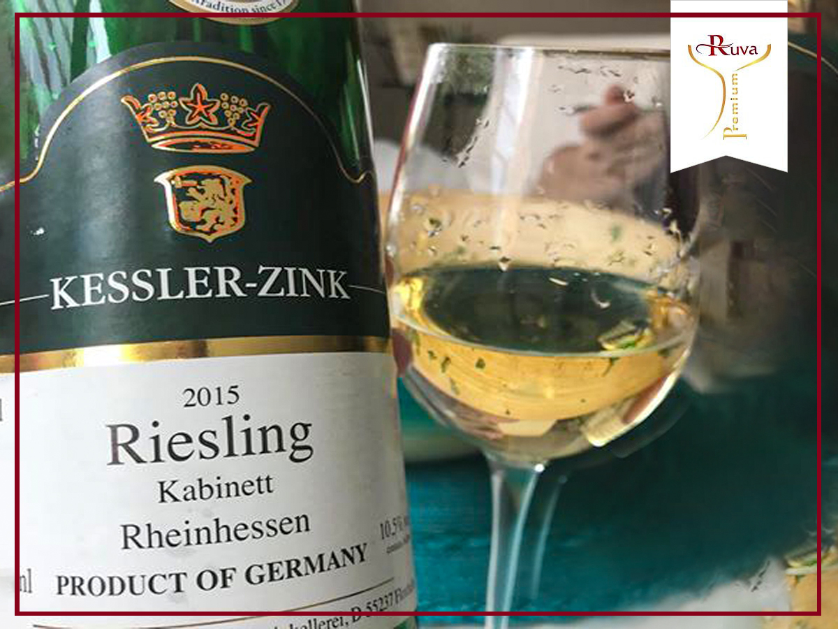 Rượu vang Kabinett Riesling Blue Edition hỗ trợ giảm cân tuyệt vời.