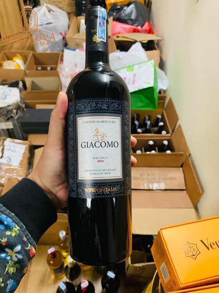 Rượu vang Ý Giacomo nổi bật với hương thơm phức hợp.
