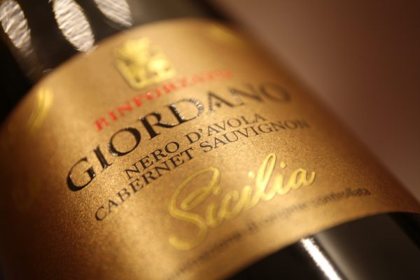 Rượu vang Ý Giordano 96 Terre Sicilian tạo nên một trải nghiệm độc đáo.