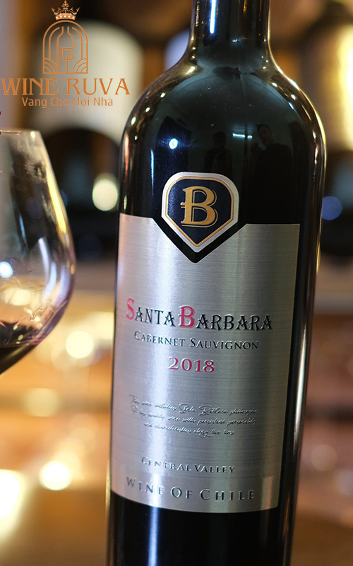 Rượu vang Chile Santa Barbara 2018 với hương thơm phức hợp vô cùng quyến rũ.