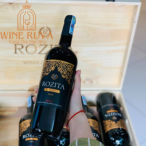 Rượu vang Tây Ban Nha Rozita 750ml, một chai rượu vang độc đáo.