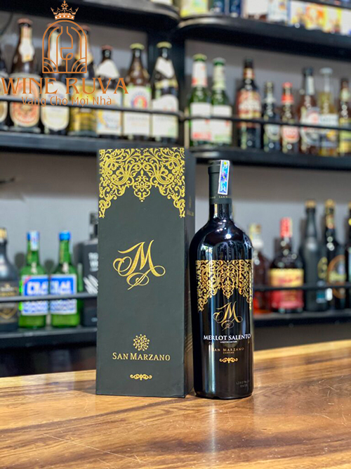 Rượu vang Ý M Merlot Salento Limited Edition với hương vị đậm đà.