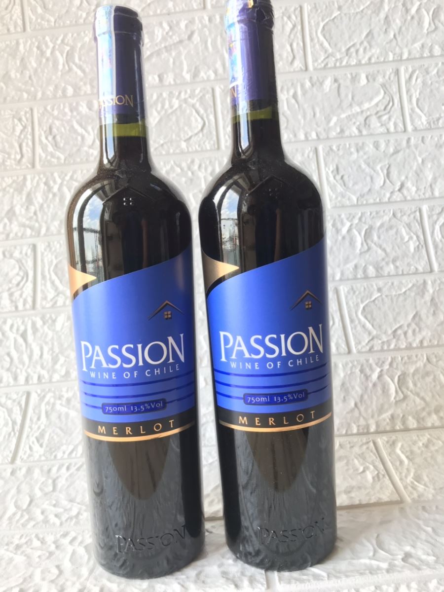 Rượu vang đỏ Chile Passion làm từ giống nho Merlot 