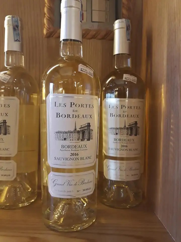 Rượu vang trắng Les Portes de Bordeaux Sauvignon Blanc 2016 (12%)