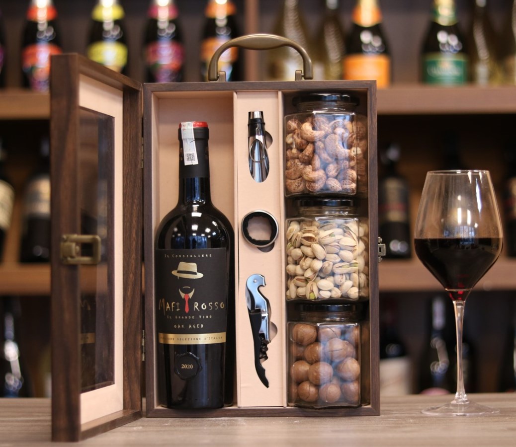 Hộp quà Tết rượu vang tặng đối tác cần có sự chỉn chu, đầu tư về hình thức và chất lượng sản phẩm bên trong