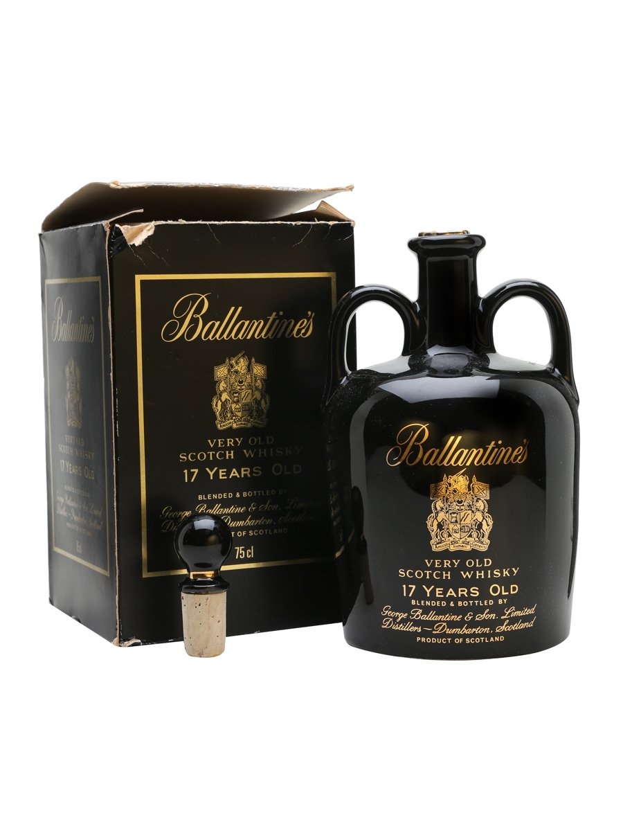 Whisky Ballantines 17 năm Very Old Bình Sứ có thiết kế cổ điển, sang trọng