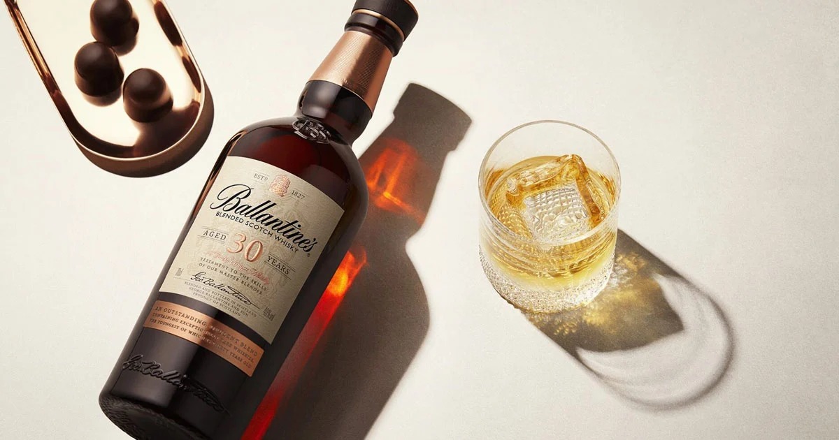 Whisky Ballantines 30 năm tuổi