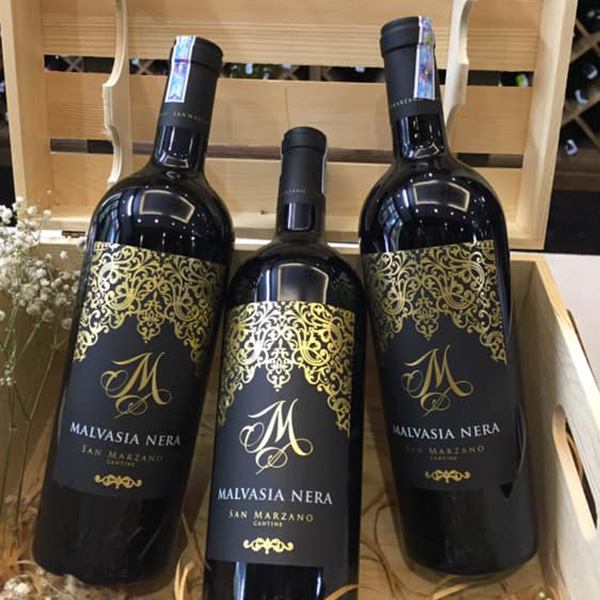 Rượu vang Malvasia Nera được làm từ giống nho đen Malvasia cao cấp