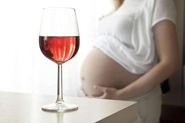 Uống rượu vang đúng cách có lợi cho cả bà bầu và thai nhi