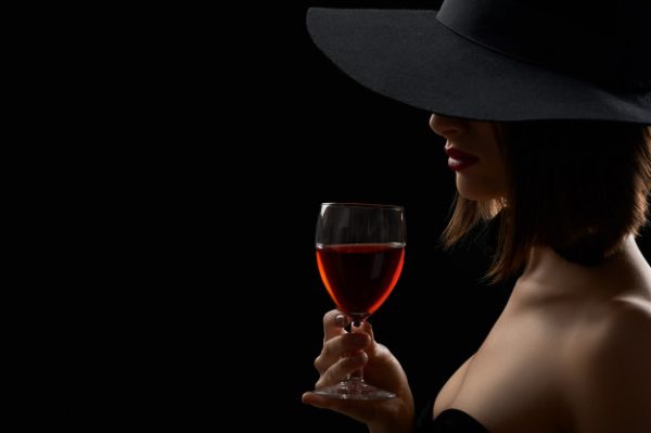 Những lợi ích bất ngờ của rượu vang đỏ đối với phái nữ