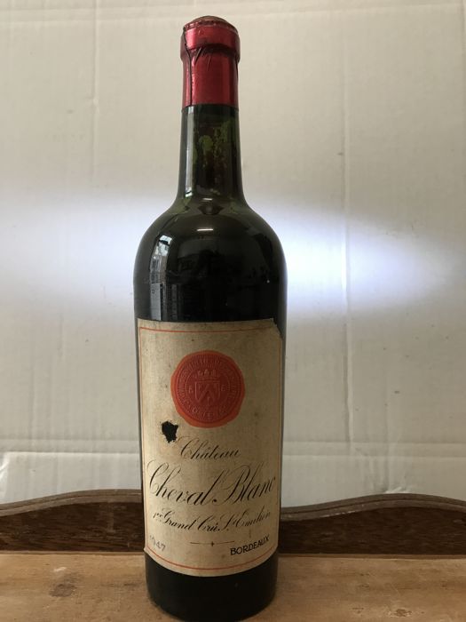 Rượu vang Cheval Blanc 1947 thuộc một trong những loại rượu ngon nhất thế giới