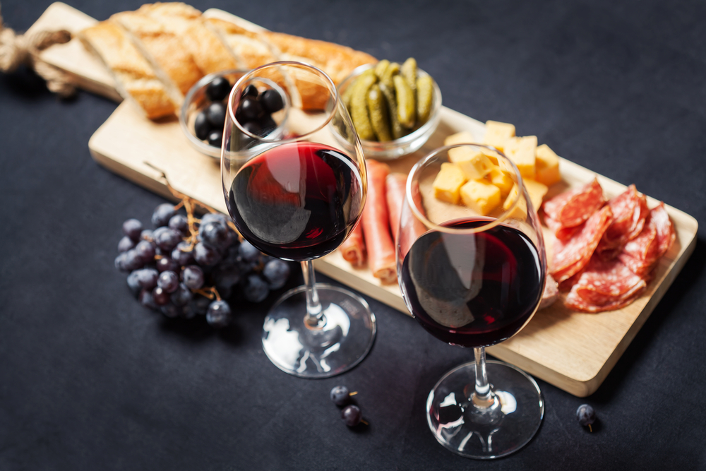 Rượu Merlot có thể kết hợp với nhiều món ăn khác nhau