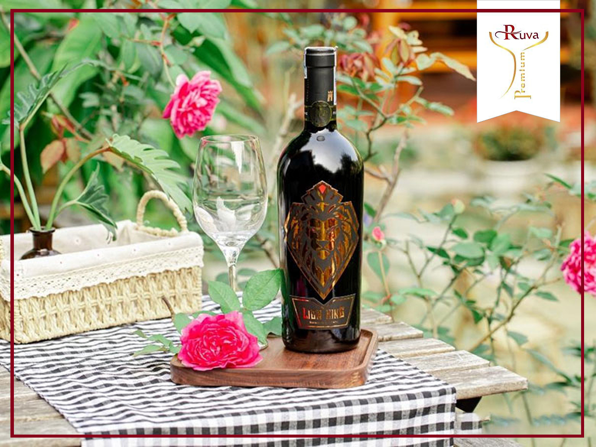 Những chùm nho Primitivo chín mọng tạo nên tuyệt tác Rượu vang Lion King Gold Primitivo del Salento 2019