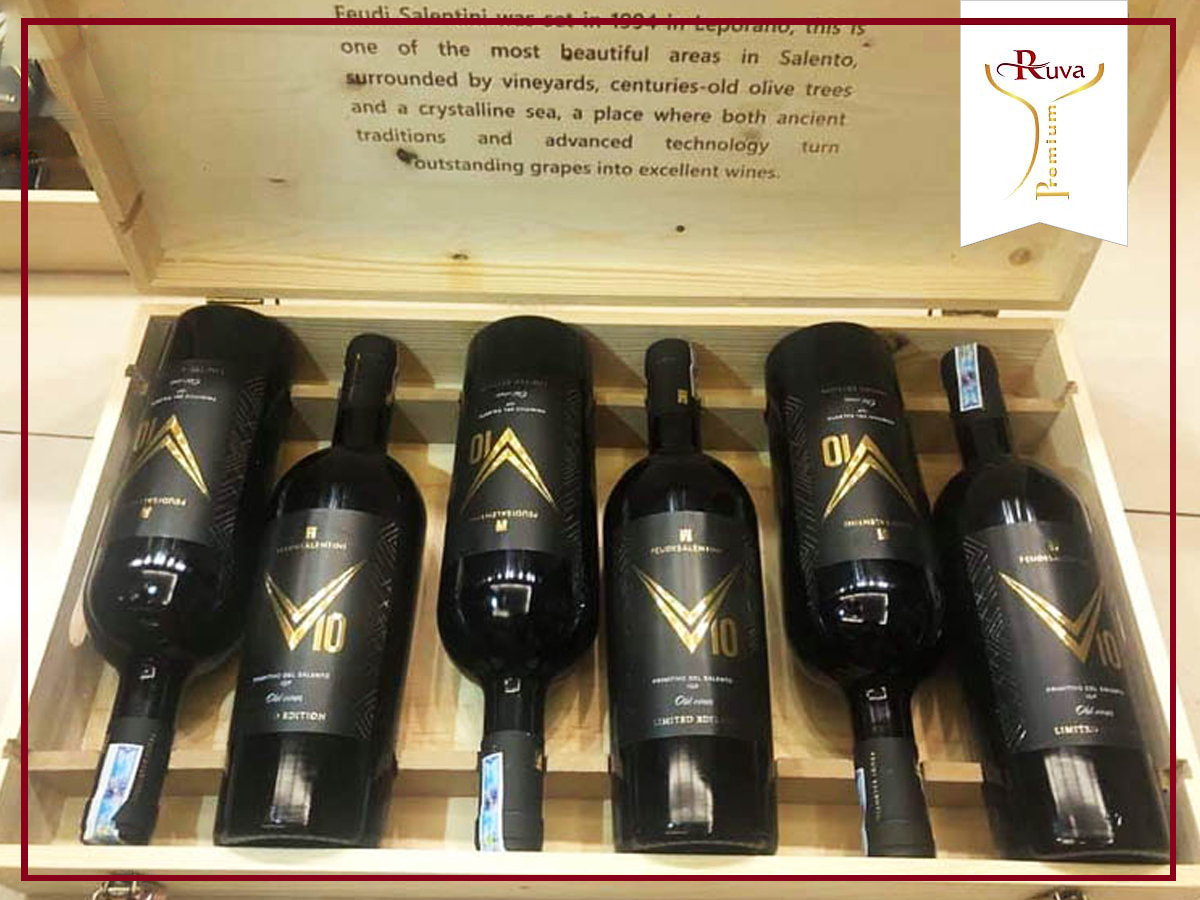 Rượu vang đỏ V10 Old Vines 18.5% là dòng rượu vang khá mạnh đến từ nhà sản xuất nổi tiếng Feudi Salentini - Italia